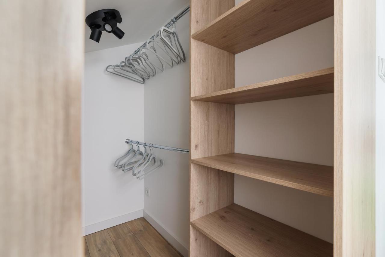 Modern Stachowicza Cracow By Renters Apartment Krakow