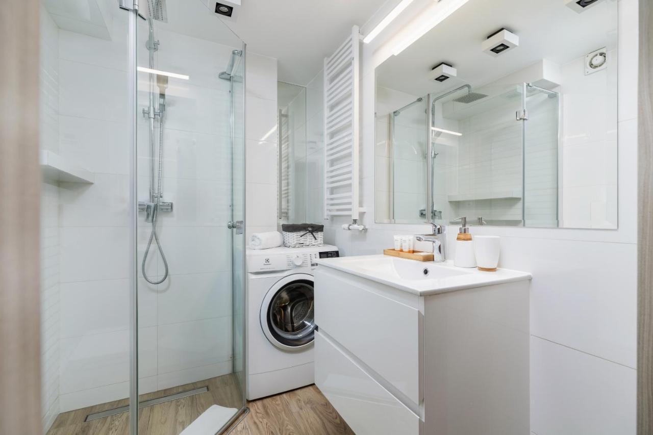 Modern Stachowicza Cracow By Renters Apartment Krakow
